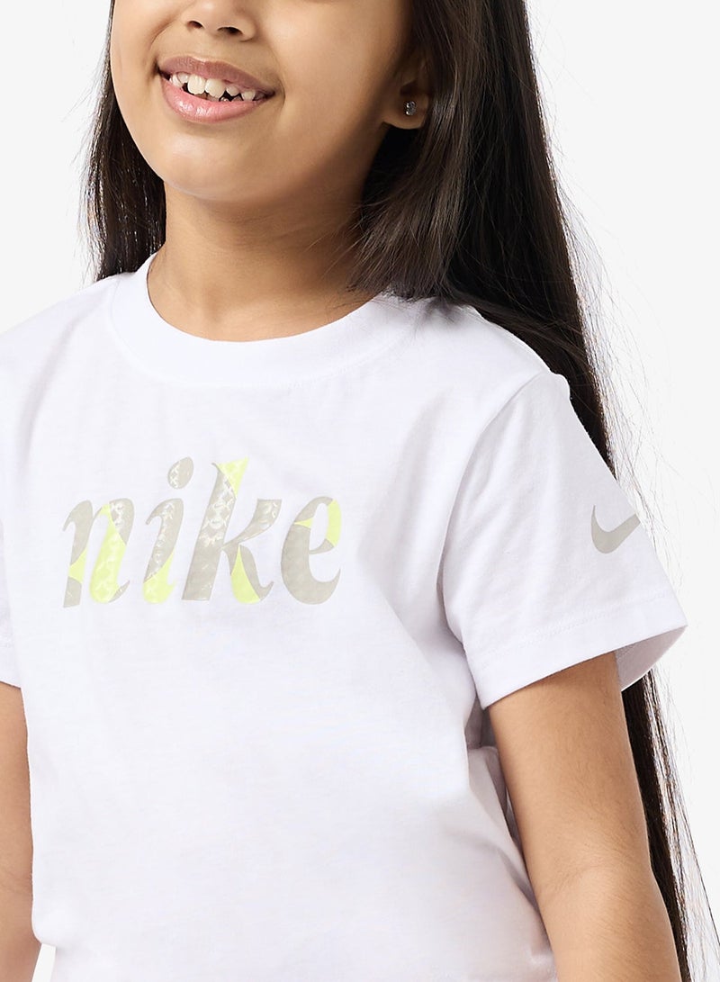 نايكي تيشيرت أساسي بشعار للأطفال - Image 3