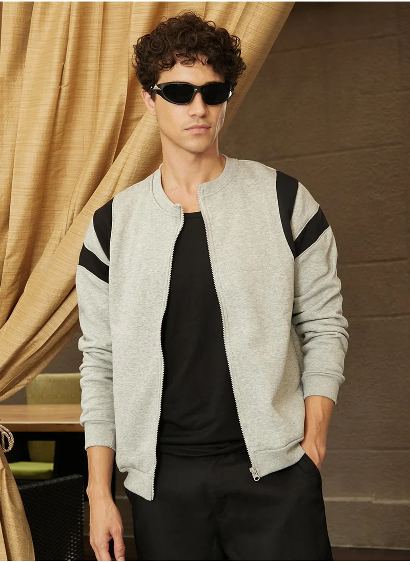 كامبوس سوترا Men's Light Grey Zip-Front Jacket With Contrast Detail
