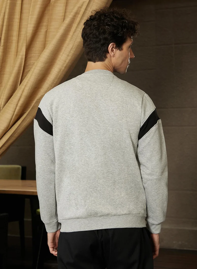 Campus Sutra Men's Light Grey Zip-Front Jacket With Contrast Detail