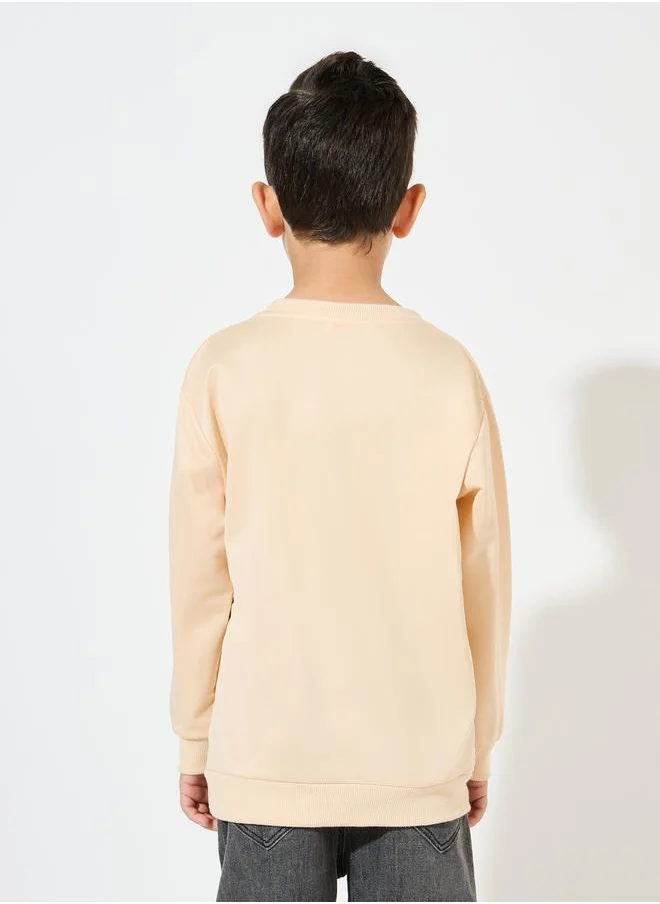 Styli Embossed Bear Pattern Sweatshirt