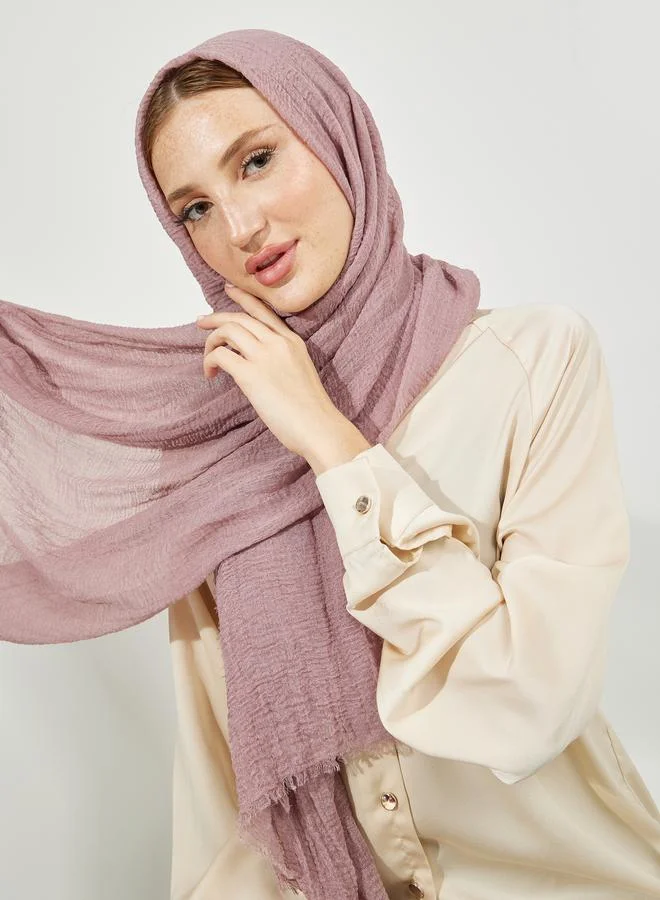 ستايلي حجاب كاجوال بحواف ممزقة