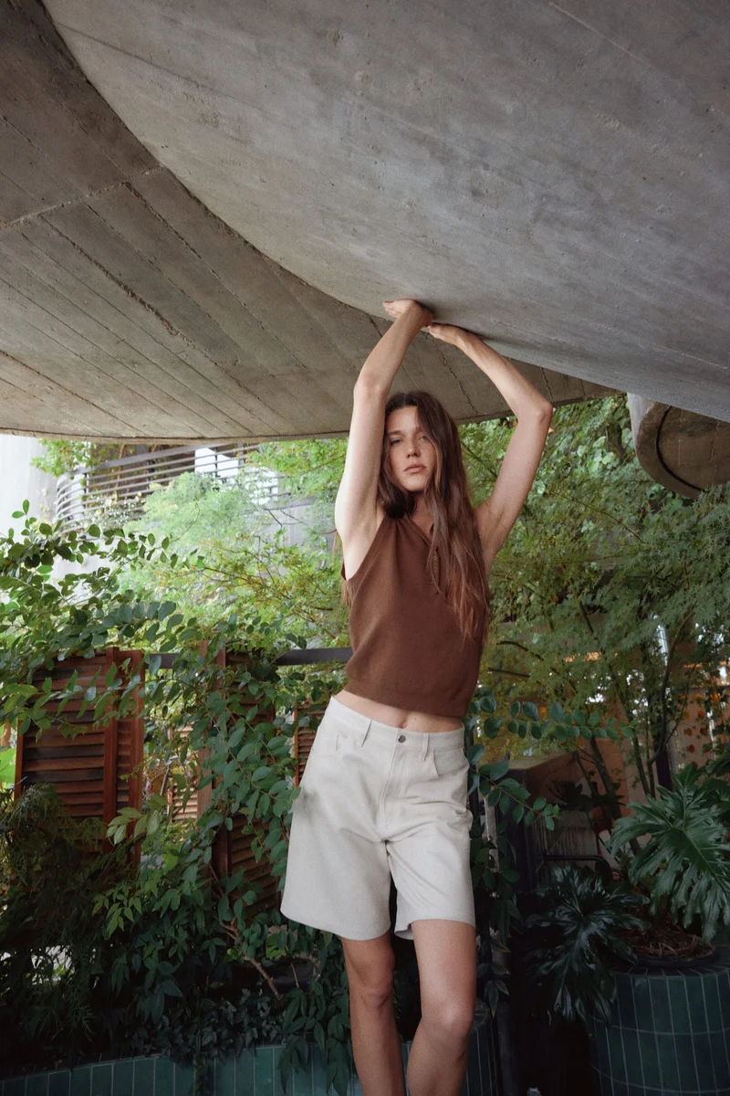 H&M Collared sweater vest