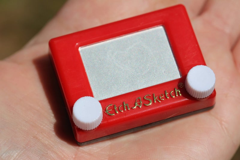 Worlds Smallest World's Smallest Etch a Sketch Red - Image 3