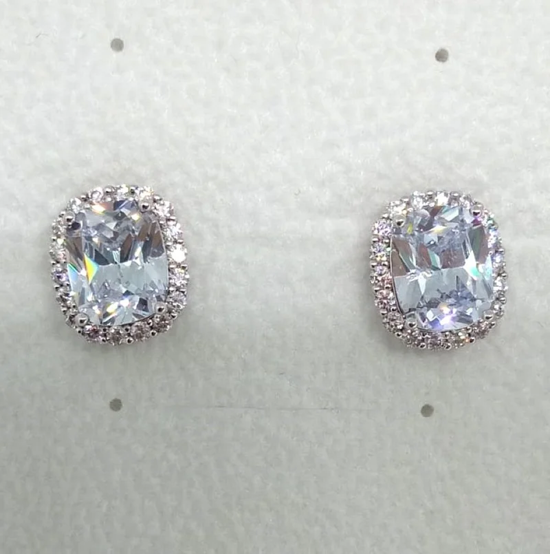 BUCKLEY LONDON BUCKLEY LONDON THE FLAWLESS COLLECTION - CLEAR RECTANGULAR CUSHION SPARKLE EARRINGS