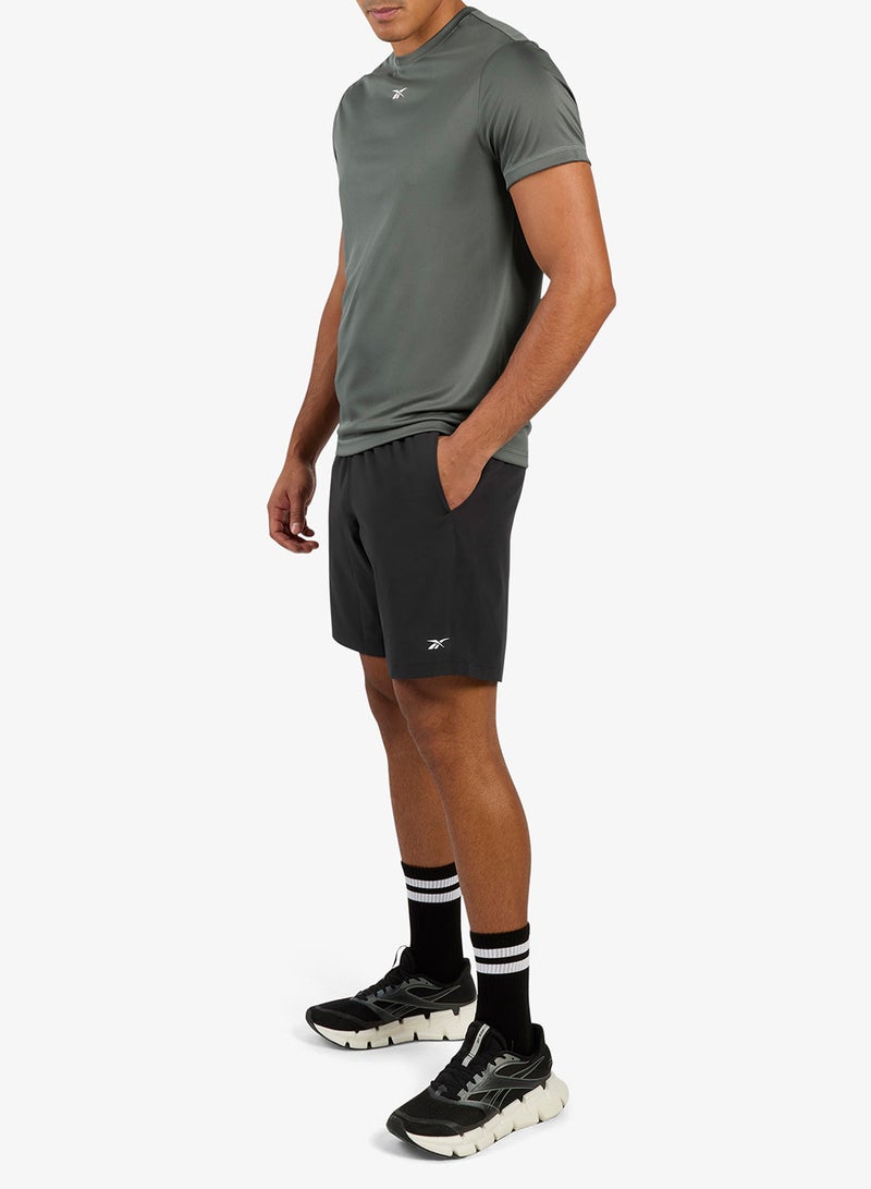 ريبوك وور منسوج قصير - Image 4