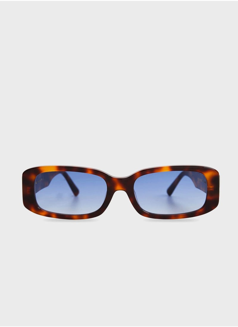 MESSYWEEKEND - Roxie-1 Oversized Sunglasses - Image 1
