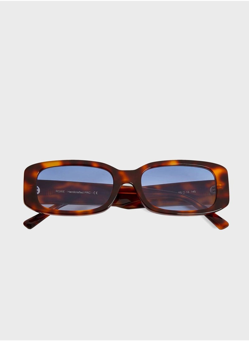 MESSYWEEKEND - Roxie-1 Oversized Sunglasses - Image 1