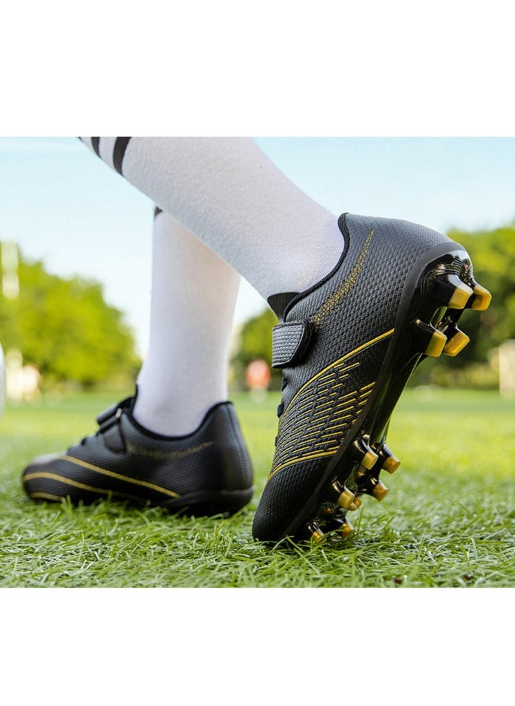 Generic - New Style Soccer Shoes For Kids Unisex Soccer Shoes. - Image 1
