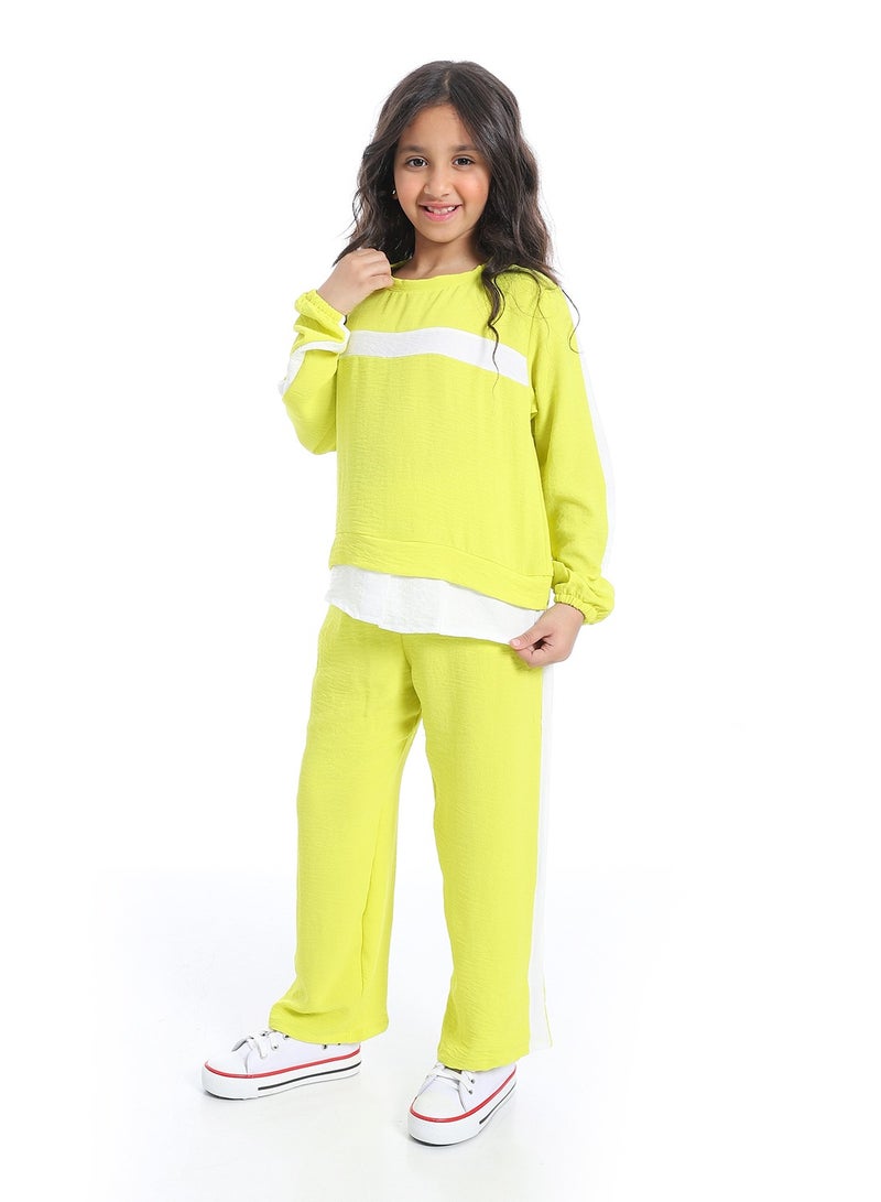 Caesar Girls two-piece set consisting of a long-sleeved T-shirt and pants. - Image 2