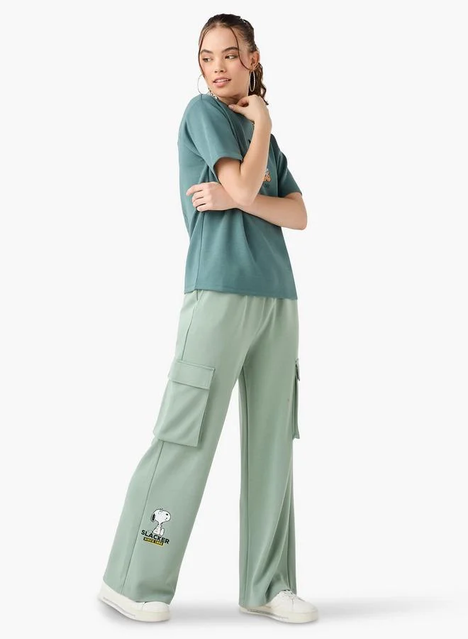 اس بي كاركترز بنطلون جوجر بطبعة سنوبي مع رباط