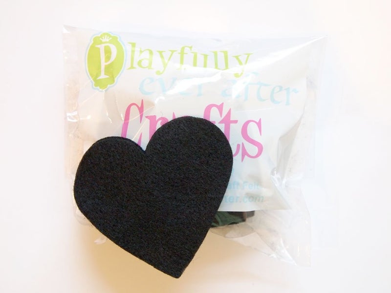 Playfully Ever After 3 Inch 28pc Felt Hearts (Black) - Image 2