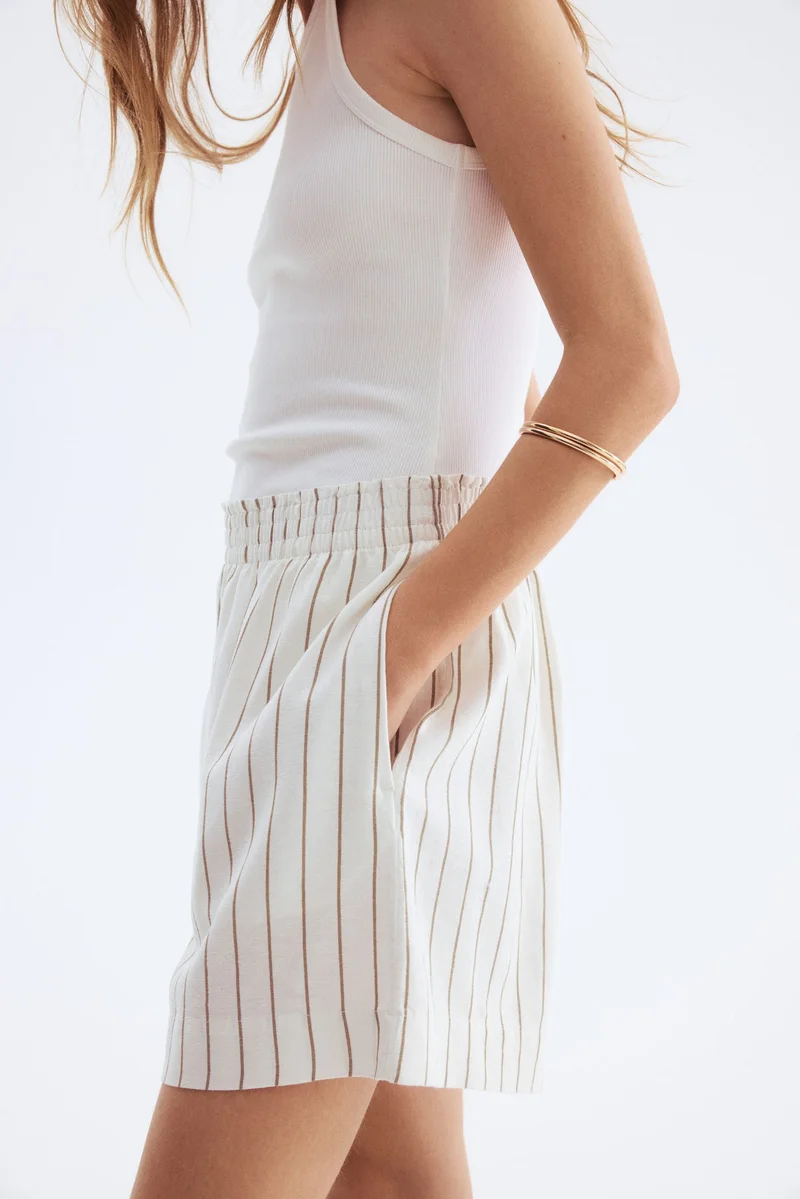 اتش اند ام شورت من مزيج الكتان