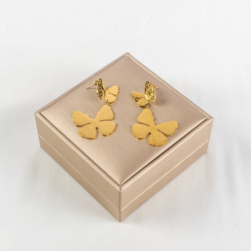 حلق أستانليس ستيل ذهبي شكل فراشة