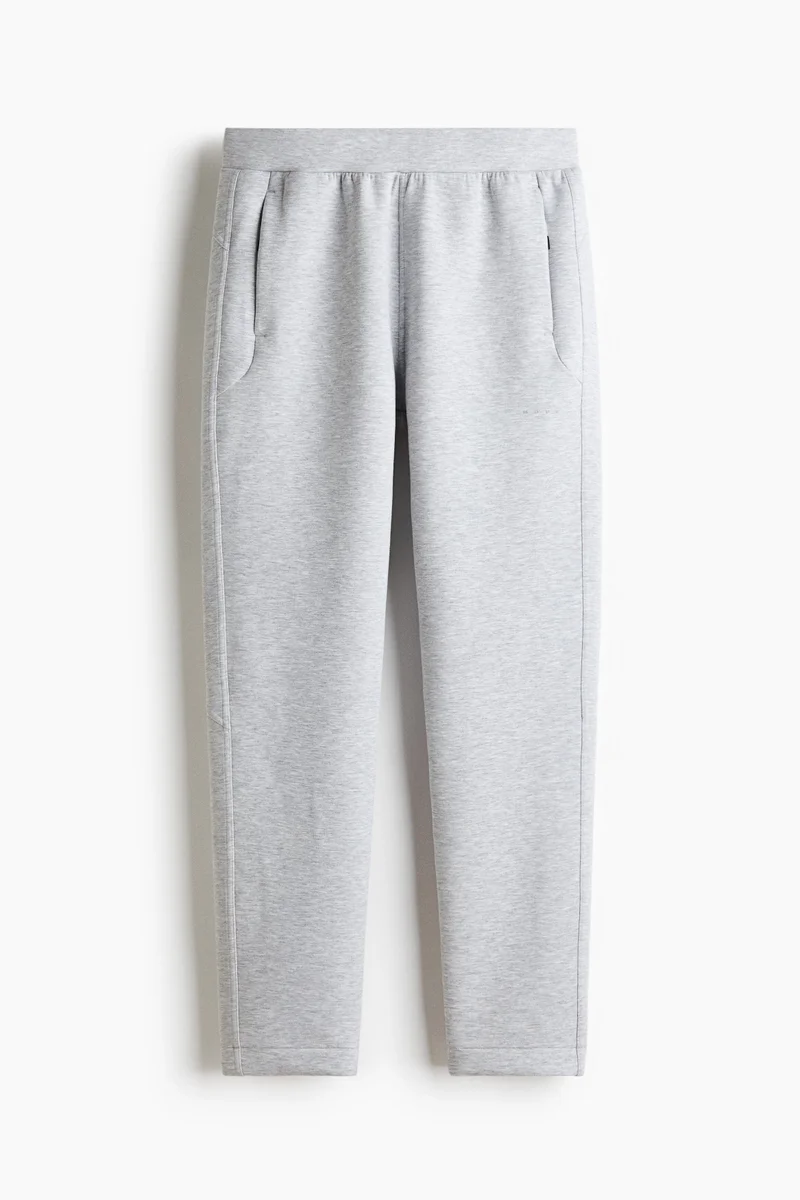 Regular Fit Tapered sports joggers with DryMove™