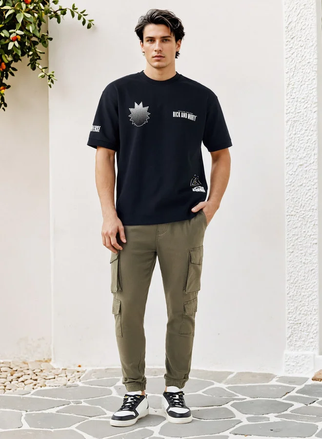 اس بي كاركترز تيشيرت بطباعة جرافيك بياقة دائرية