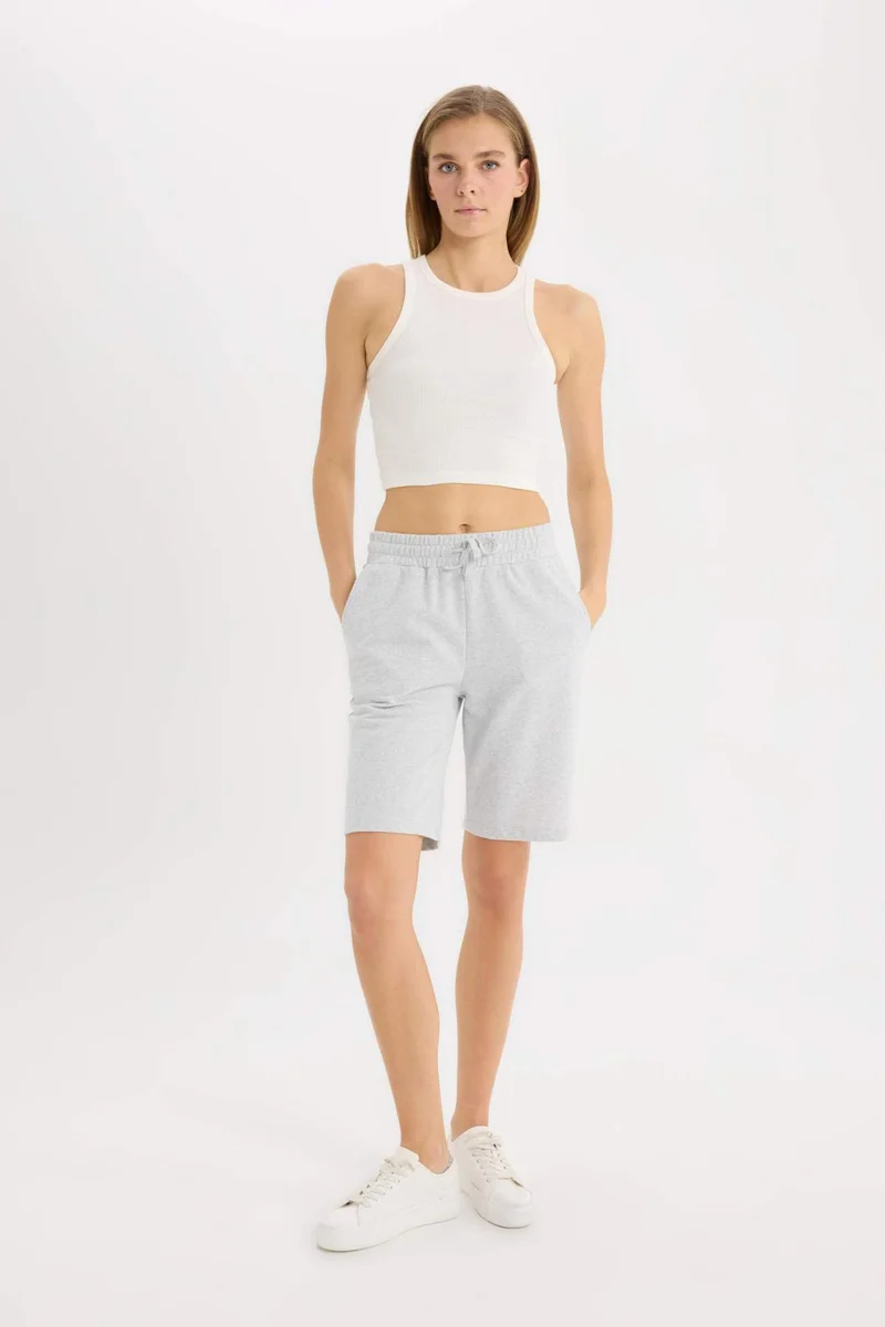 ديفاكتو Regular Fit Normal Waist Straight Leg Shorts