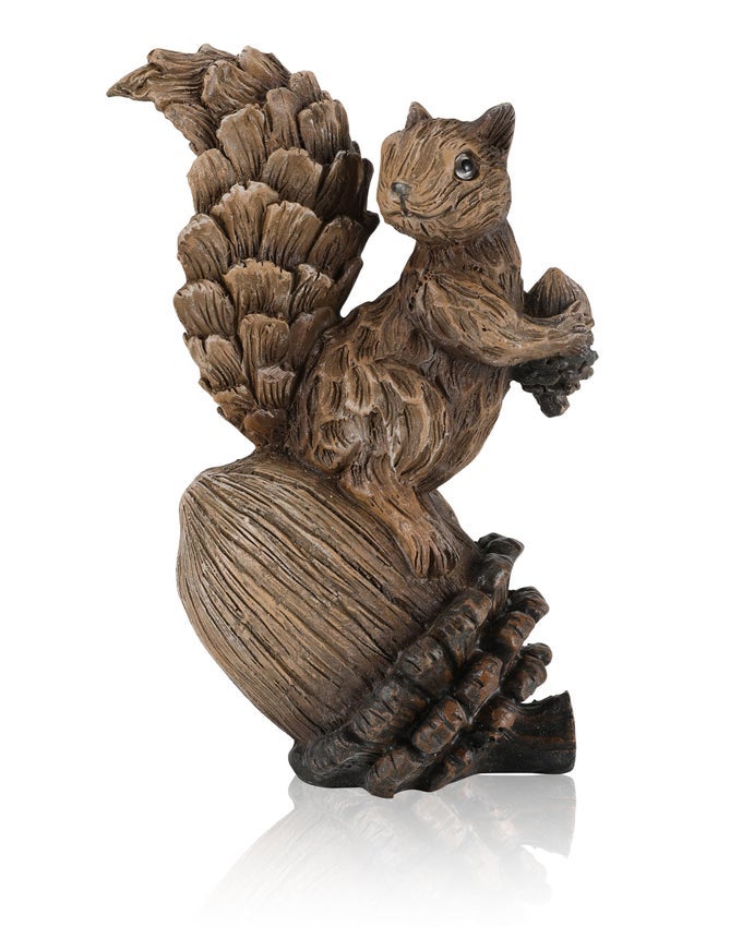 HANDCRAFTED RESIN SQUIRREL FIGURINE ON PINECONE 8 WOODLAND ANIMALS STATUE FOR FALL WINTER SPRING SUMMER CHRISTMAS DECOR SQUIRREL