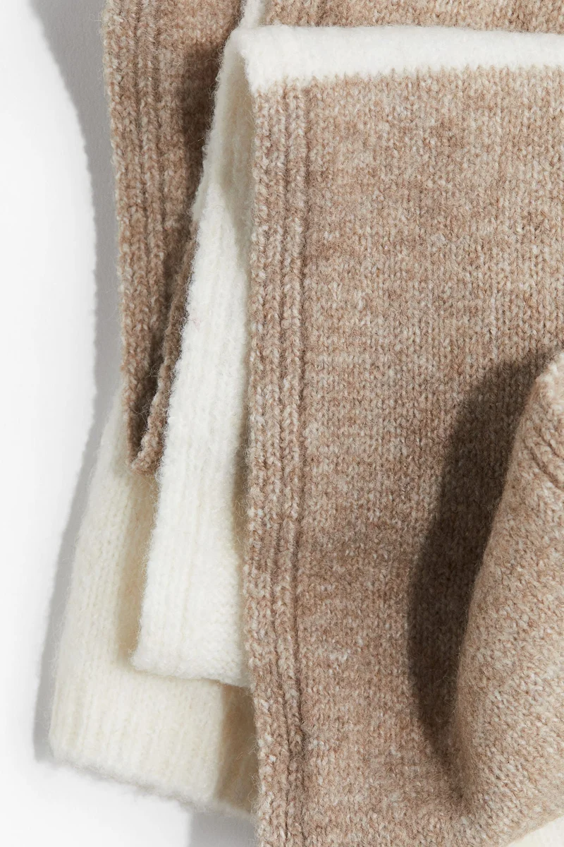 H&M Fine-Knit Scarf