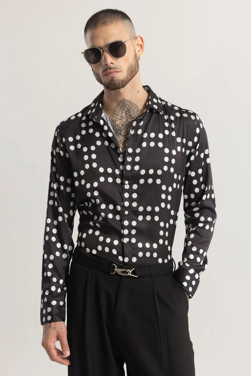 سنيتش قميص ساتان أسود حريري من دوتيك