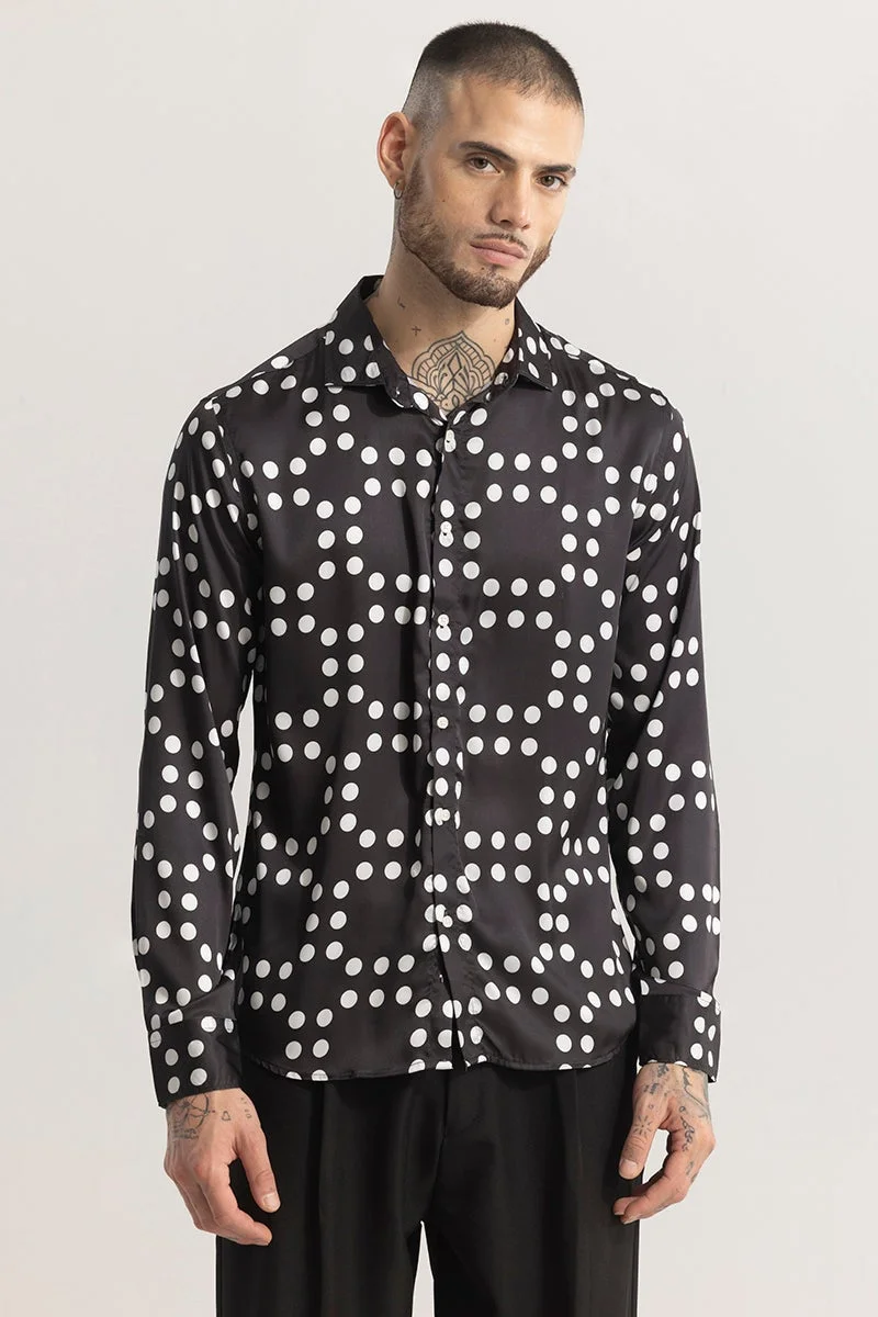 سنيتش قميص ساتان أسود حريري من دوتيك