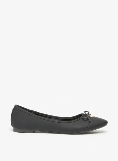 فلورا بيلا من شو إكسبرس Women's Bow Accent Slip-On Round Toe Ballerina Shoes