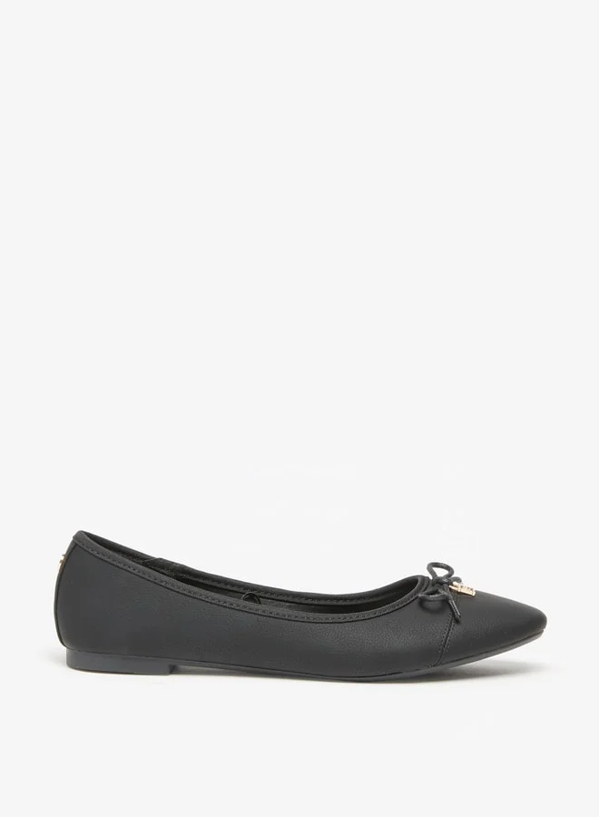فلورا بيلا من شو إكسبرس Women's Bow Accent Slip-On Round Toe Ballerina Shoes