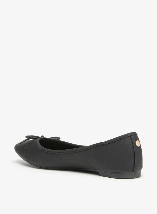 فلورا بيلا من شو إكسبرس Women's Bow Accent Slip-On Round Toe Ballerina Shoes