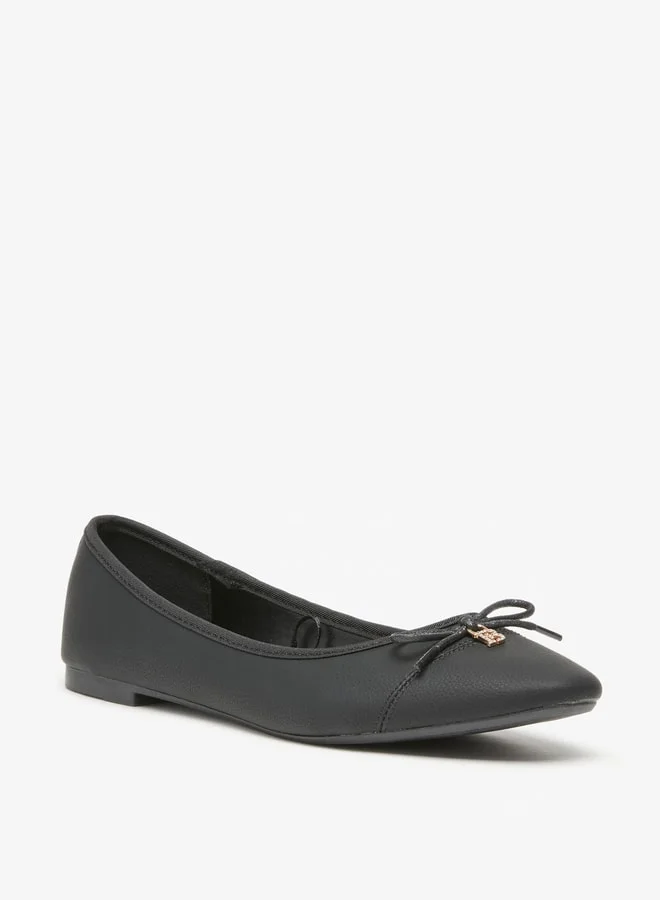 فلورا بيلا من شو إكسبرس Women's Bow Accent Slip-On Round Toe Ballerina Shoes