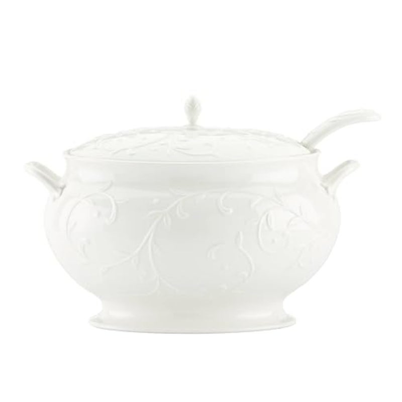 وعاء حساء مغطى منحوت مع مغرفة من Opal Innocence، مقاس 25.4 سم، أبيض - Image 1