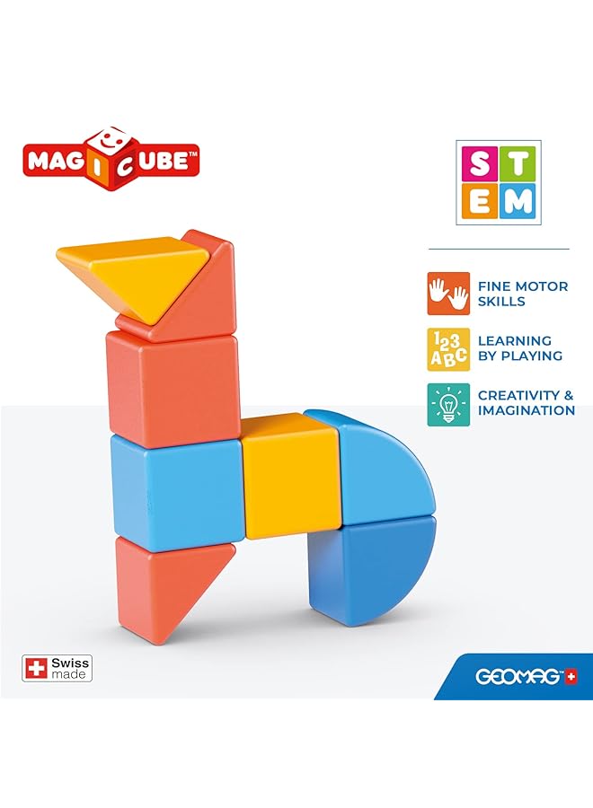 جيوماغ مجموعة بناء ماجيكوب 3 أشكال، لعبة بناء مغناطيسية تعليمية، مصنوعة في سويسرا، بلاستيك معاد تدويره بنسبة 100%، مفتوحة النهاية، مناسبة للأطفال من عمر سنة فما فوق، 9 قطع - Image 3