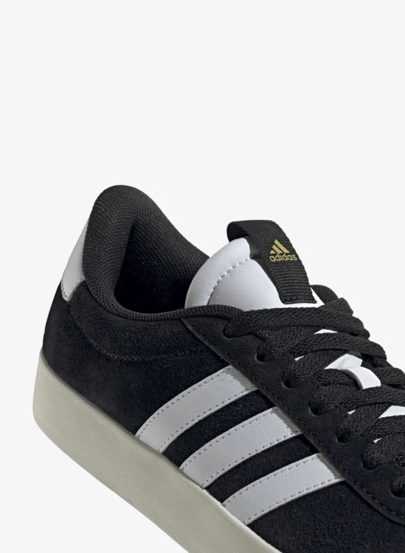 adidas أحذية نسائية   .