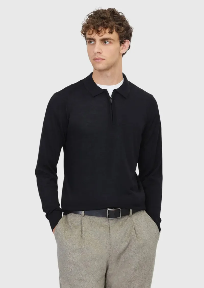 رامسي سويت شيرت أسود محبوك