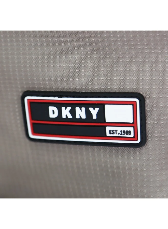 دكني حقيبة أدوات الزينة من دي كيه إن واي