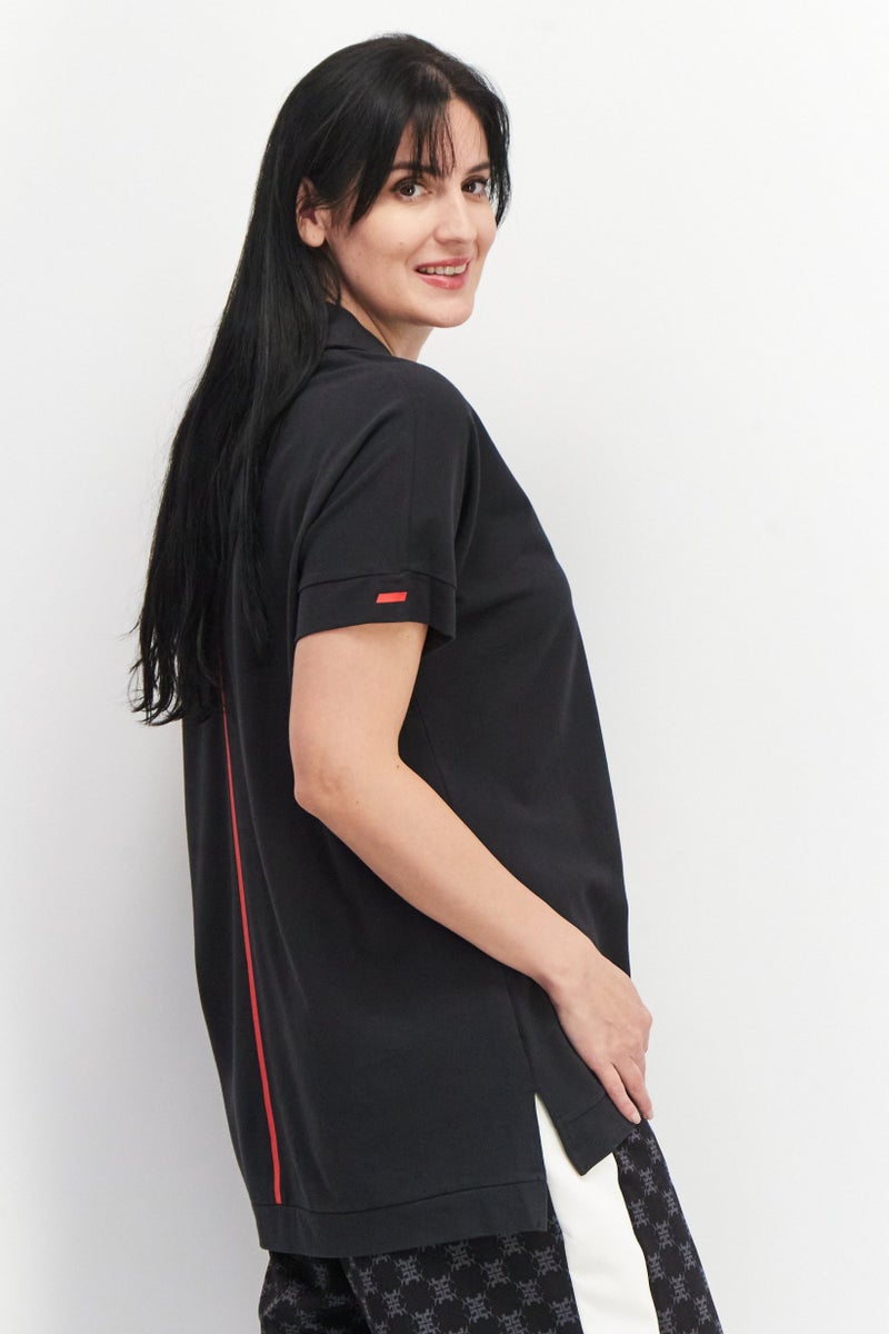 PUMA قميص بولو قصير الأكمام للنساء من بومة x سكوديريا فيراري، رياضي، بشعار العلامة التجارية، أسود - Image 2