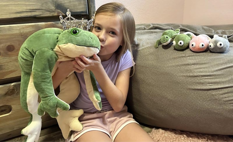 MaoGoLan Frog Stuffed Animal Plush Toys,Green Mommy Frog Plush and 4 Baby Frog Toys for Kids,Cute Plush Toad Toys,Soft Stuffed Frog Gifts for Baby Shower Birthday Decor Holiday - Image 2
