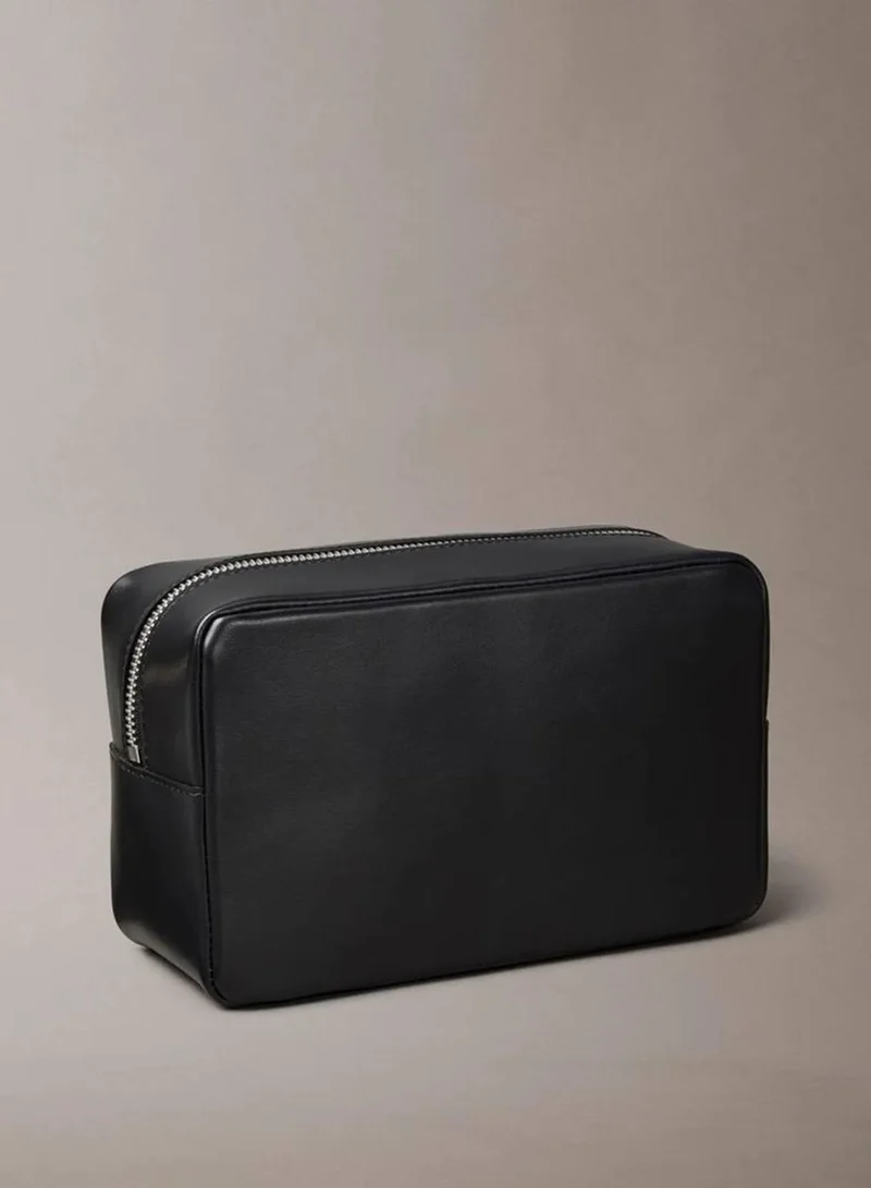 CALVIN KLEIN Full Grain Leather Wash Bag