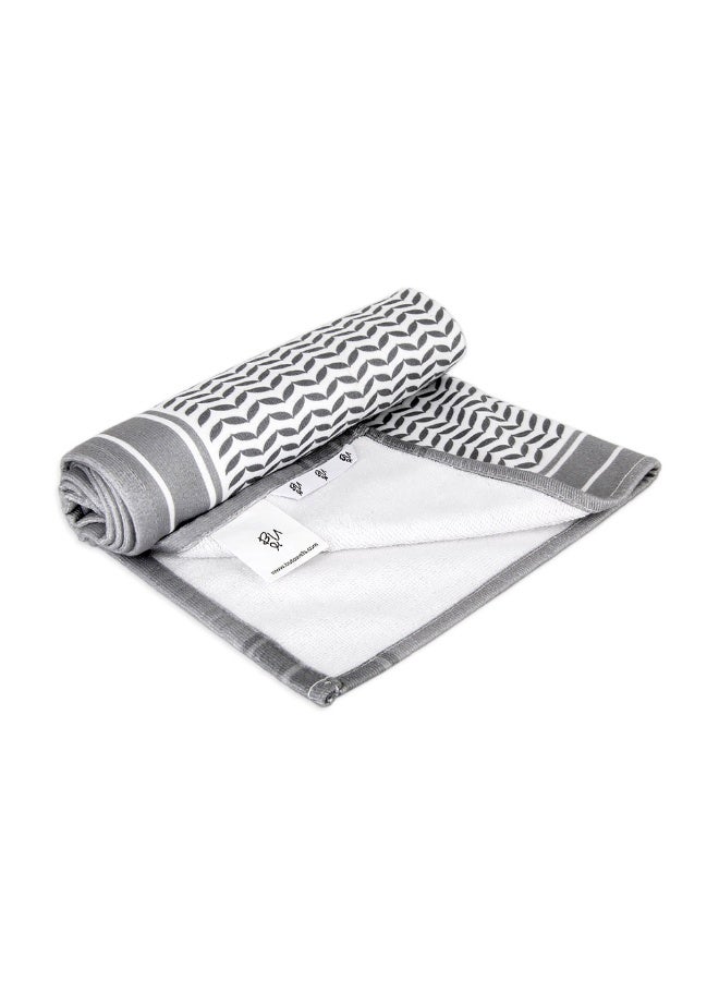 BU Towels BU Gym Towel (Ghutra Grey) | Made from Bamboo and recycled post-consumer plastic bottles | 45 x 75 cm - Image 2