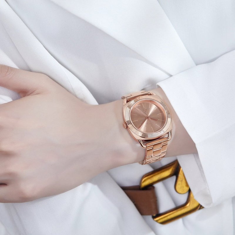 ترندا ساعة نسائية من TRNDA بهيكل من الفولاذ المقاوم للصدأ باللون الوردي وجرس من الفولاذ المقاوم للصدأ باللون الوردي - Image 2