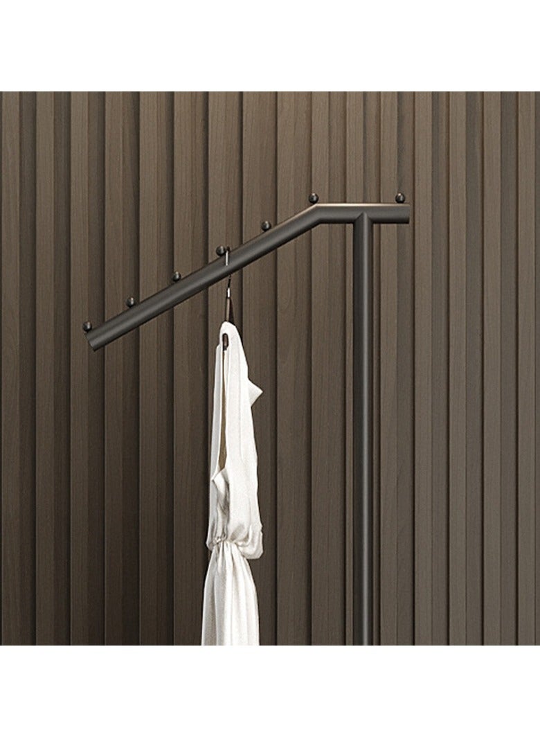 عام علاقة ملابس مثبتة على الأرض بجانب السرير في غرفة النوم - Image 3