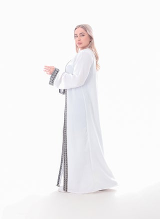 ابيض