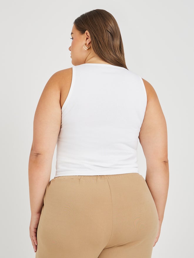 Styli Styli Plus Size Solid Round Neck Tank  - Image 4