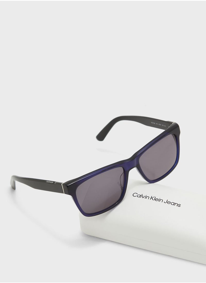 CALVIN KLEIN Wayfarers Sunglasses  - Image 4