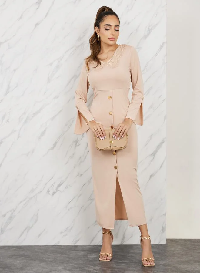 تايك تو Lace Trim Neck Button Detail Front Slit Maxi Dress