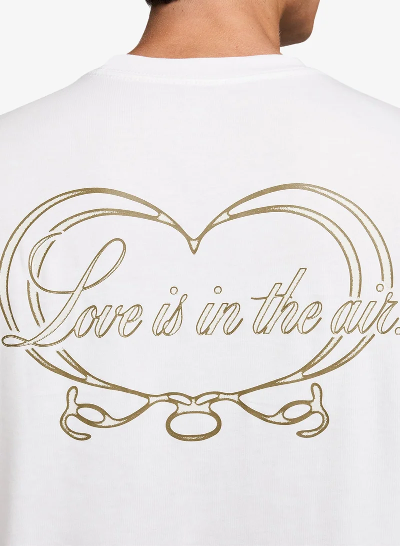 Nike WHITE Nsw Club Oc Standard F1 T-Shirt for Men | Best Price UAE