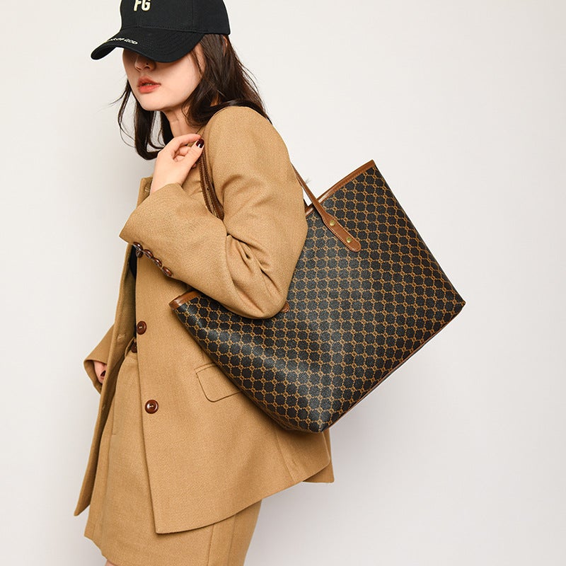 Simple Fashionable Large Capacity Tote Bag for Women - Image 3