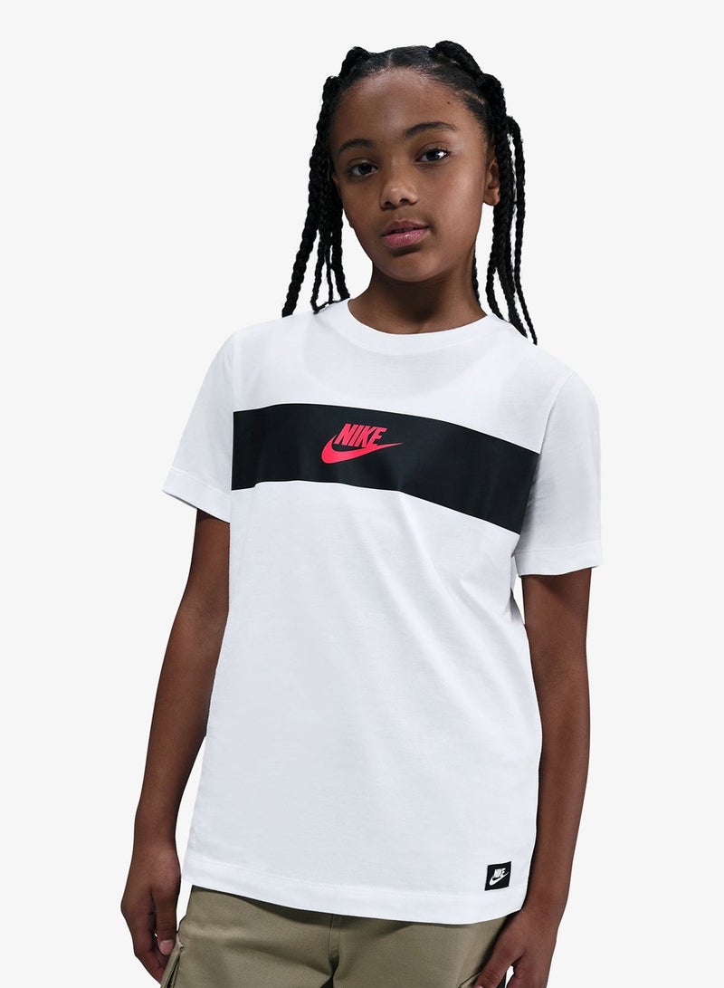 Nike Youth Nsw Brandmark Colorblock T-Shirt - Image 1