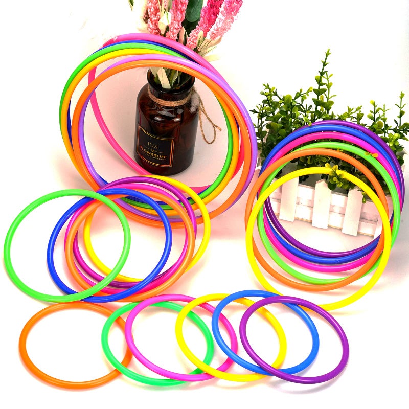Topbuti 24 Pcs Multicolor Plastic Toss Rings Ring Toss Game Carnival Rings for Speed and Agility Practice Games, Garden Backyard Outdoor Games, Bridal Shower Game, Game Booth (4 Sizes) - Image 5