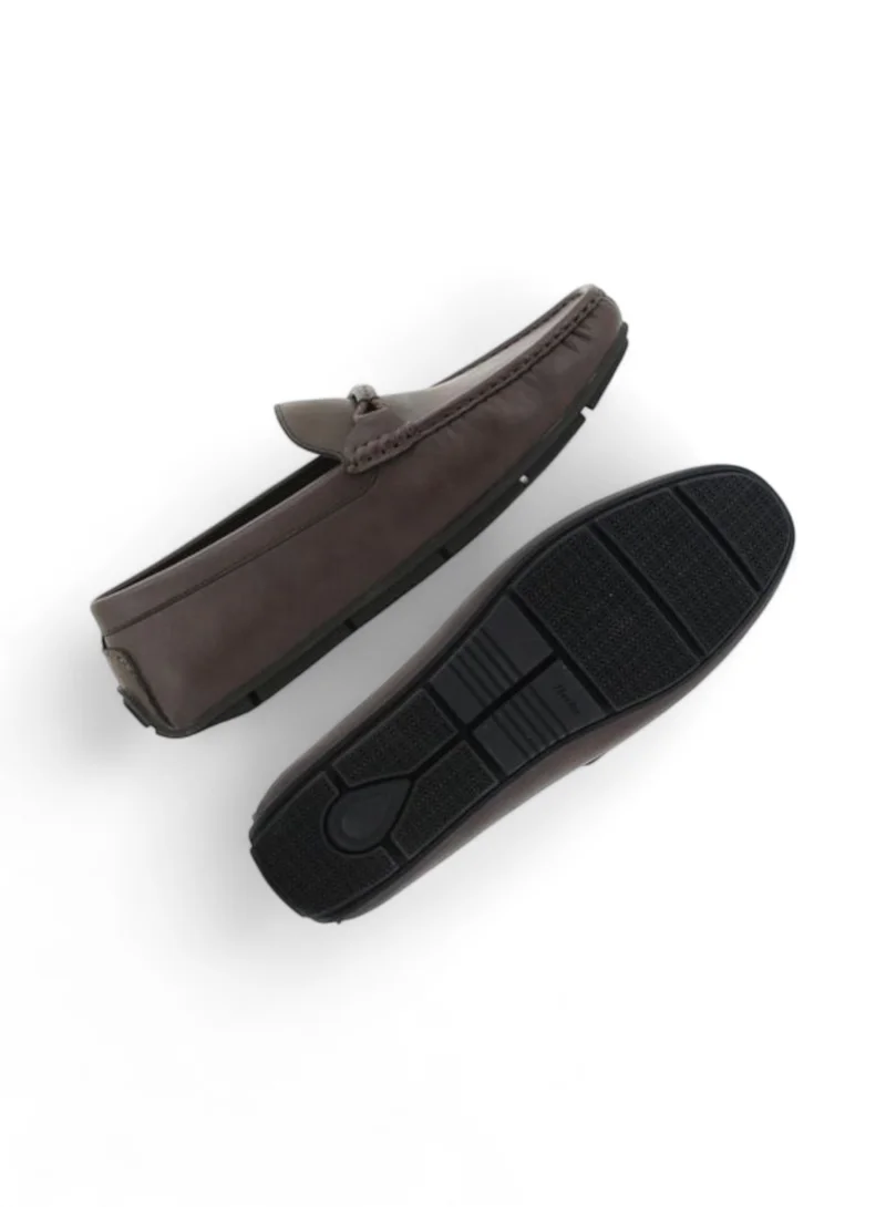 باتا حذاء لوفر رجالي كلاسيكي من الجلد – بني