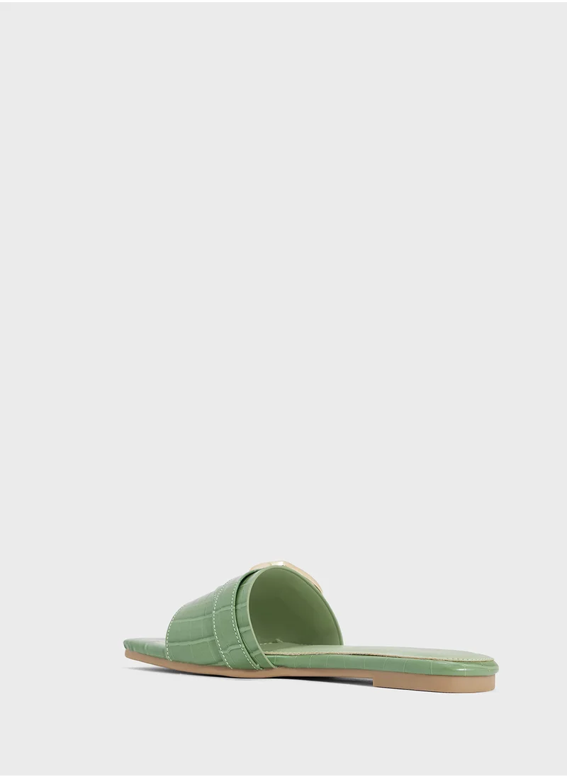 ايلا Flat Sandal With Buckle