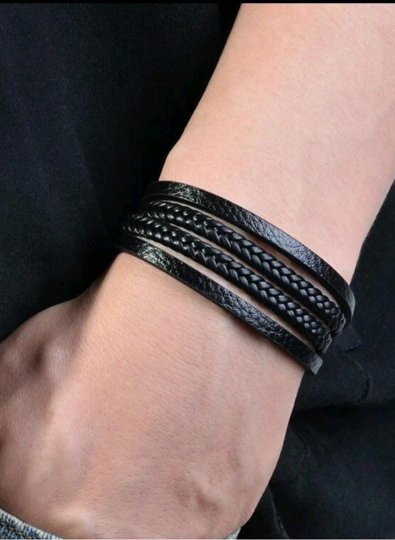Modern and elegant bracelet  - Image 2
